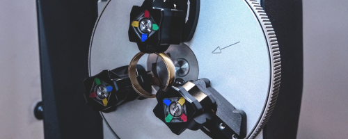 Bracelet engraving with the rotary device 